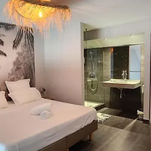 https://beau-duplex-vue-mer-avec-piscine-et-acces-plage.comcaribbean.com