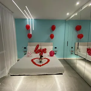 https://tiffany-sl-holiday-house.it-lombardy.com